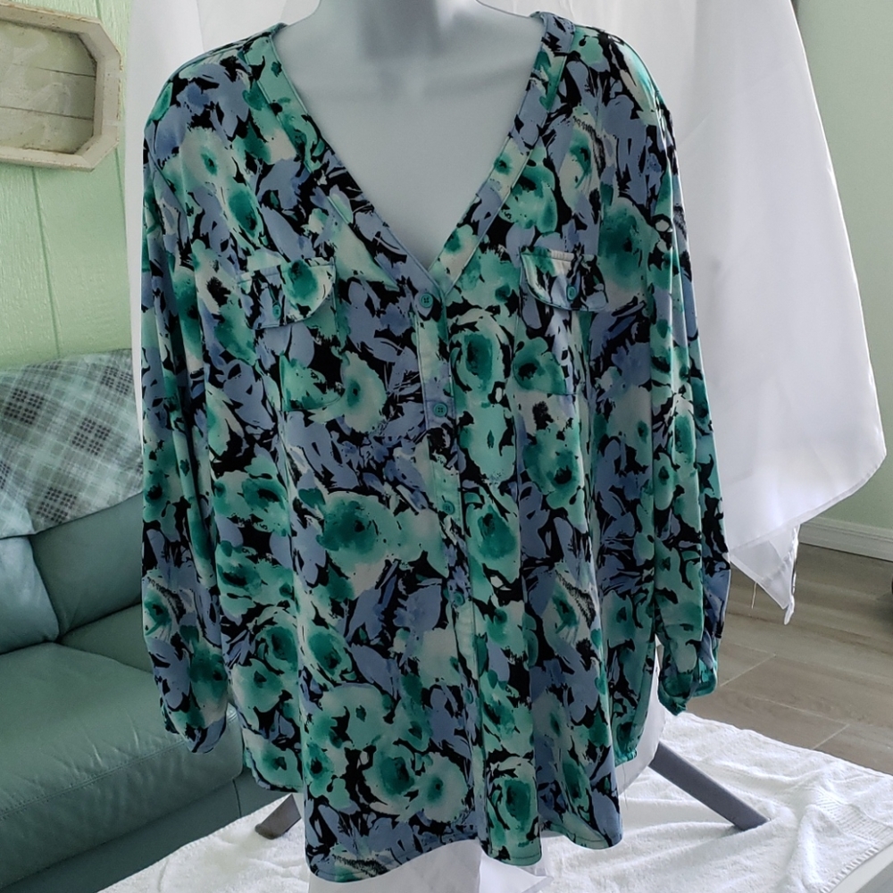 3/4 Sleeve v-neck top